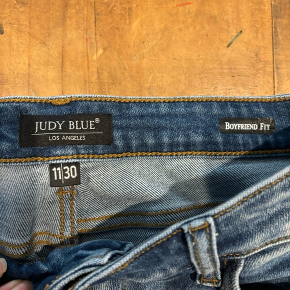 Judy Blue Jeans 11/30 Boyfriend Fit Distressed Stretch Denim Women Medium/Dark - Picture 6 of 9
